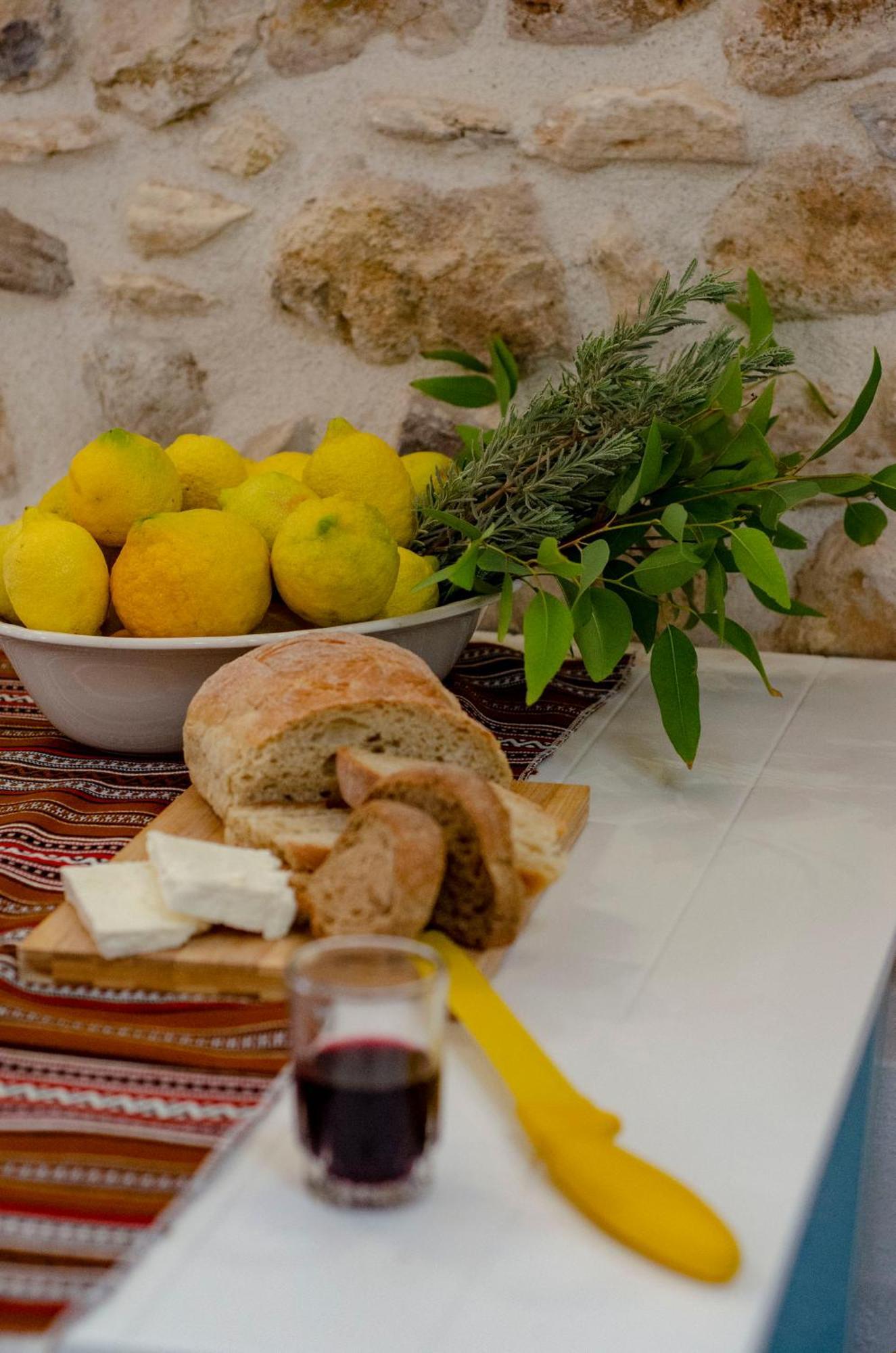 Trigono Traditional House Kalivianí エクステリア 写真