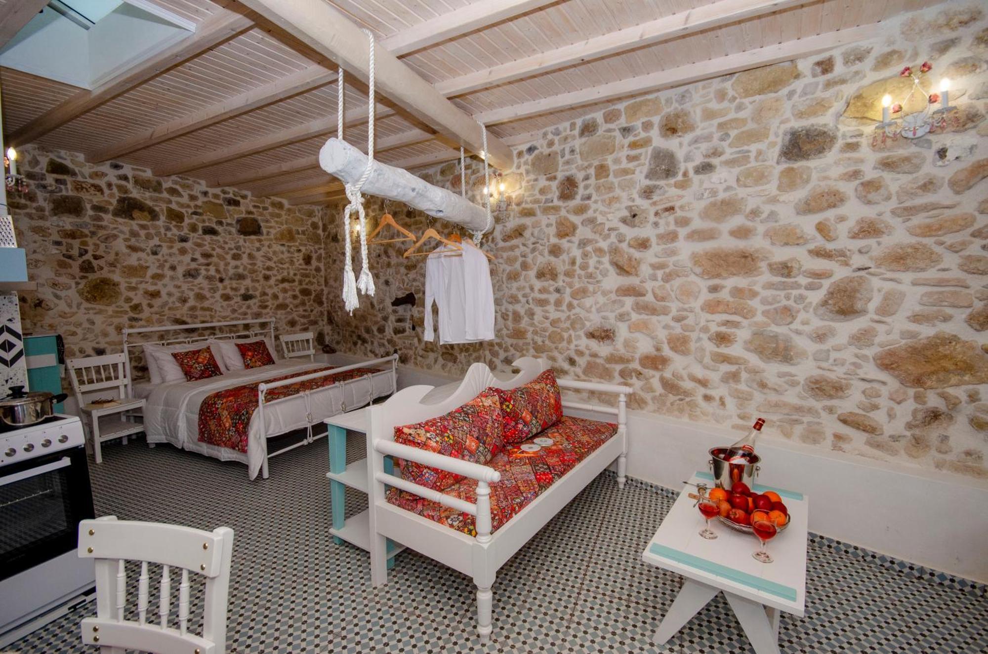 Trigono Traditional House Kalivianí エクステリア 写真