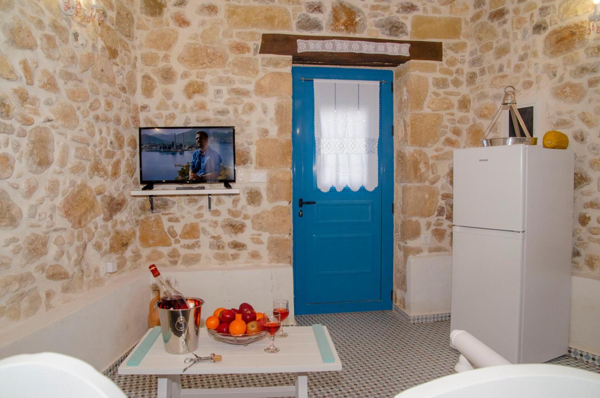 Trigono Traditional House Kalivianí エクステリア 写真