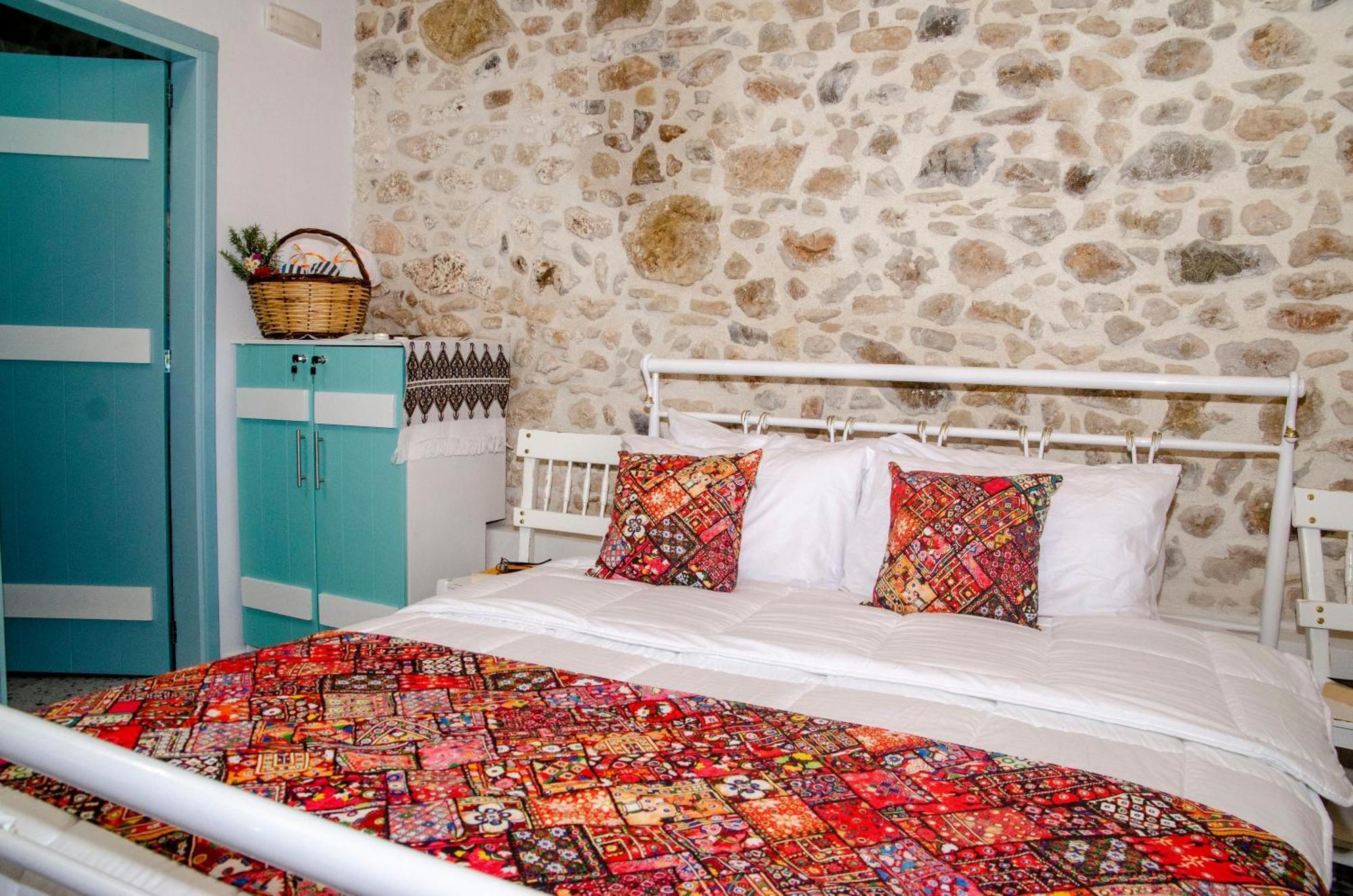 Trigono Traditional House Kalivianí エクステリア 写真